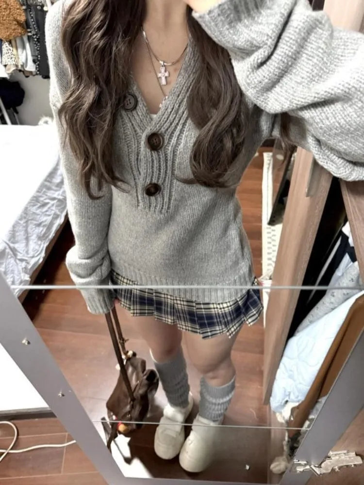 Y2K Gray V‑Neck Sweater